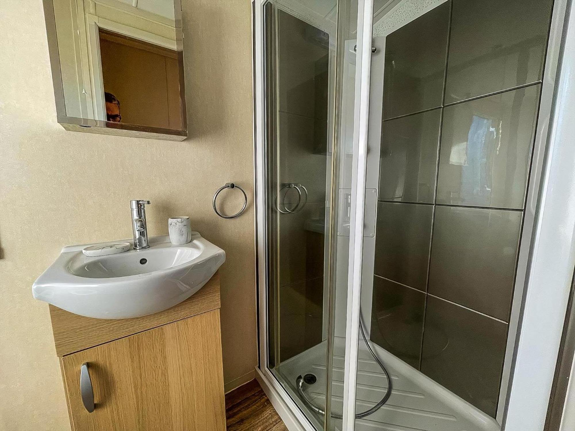 Lovely Caravan With Spacious Decking At North Denes In Suffolk, Ref 40134Nd Lowestoft Εξωτερικό φωτογραφία